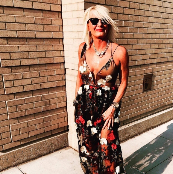 Meet your Posher, Brenda Marie - Picture 2 of 3